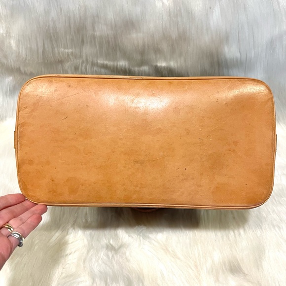 Louis Vuitton Alma Bag - Picture 6 of 13